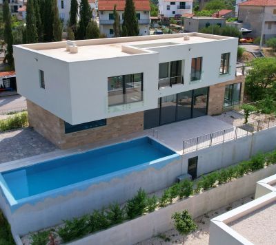 Villa 8